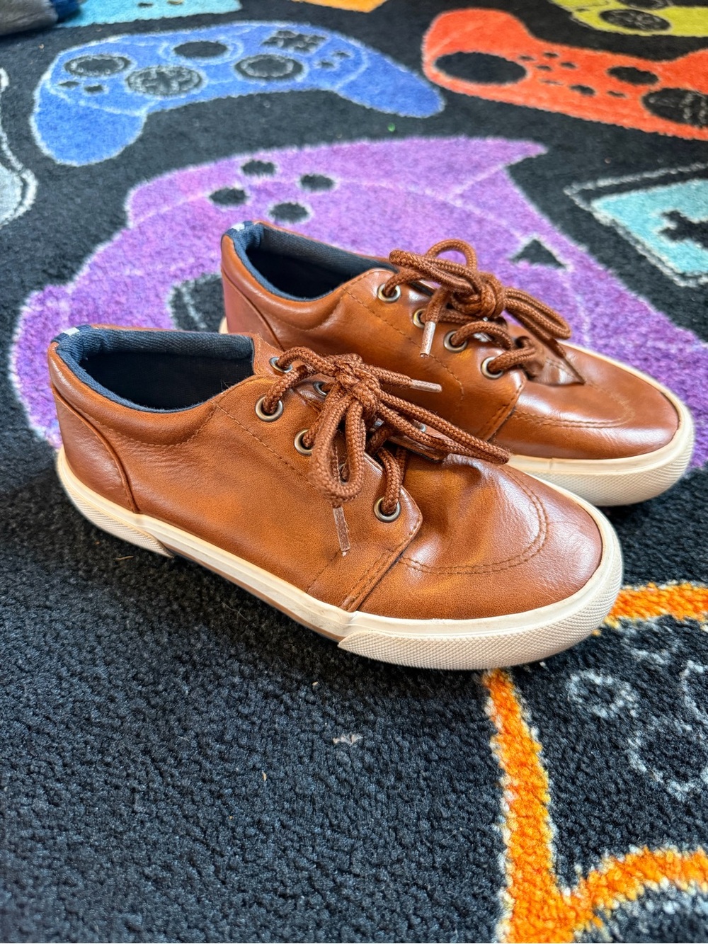 Boy’s Casual Leather-like boat shoe- Brown